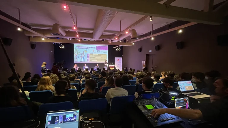 Asistencia de técnico de imagen y sonido para evento en Santander y Cantabria